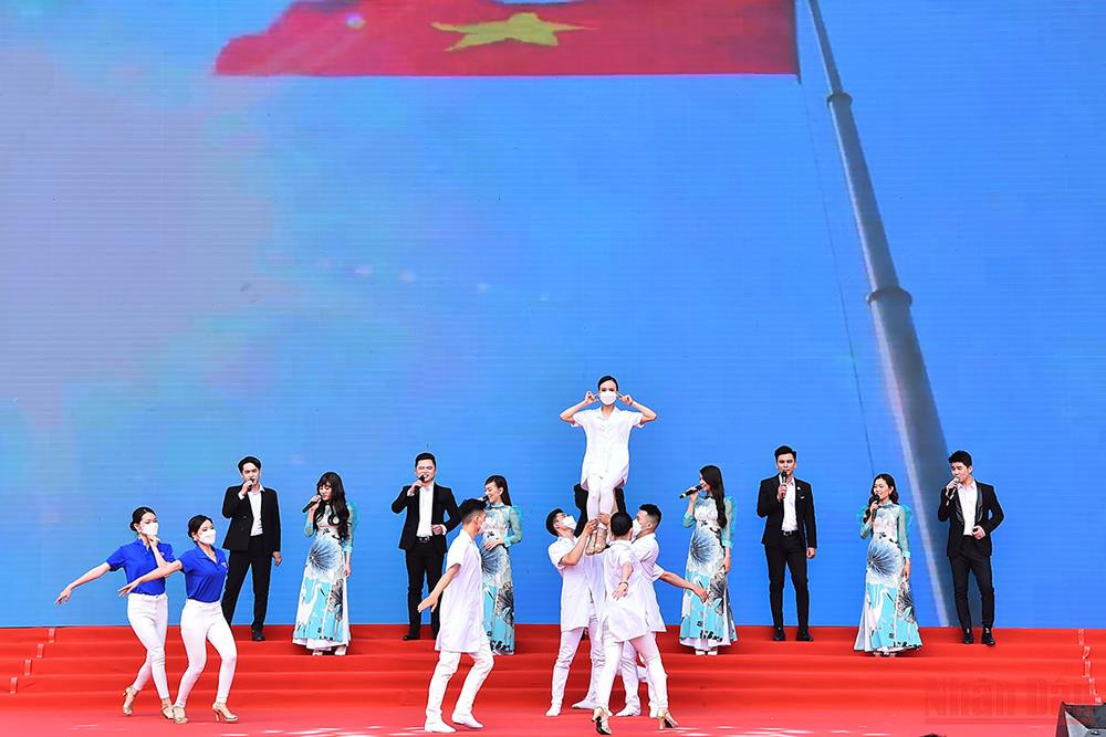 Tiết mục văn nghệ tại Lễ khai mạc Hội Báo toàn quốc 2022. Hội báo Toàn quốc 2022: Hướng tới nền báo chí đoàn kết, chuyên nghiệp, hiện đại, nhân văn -0
