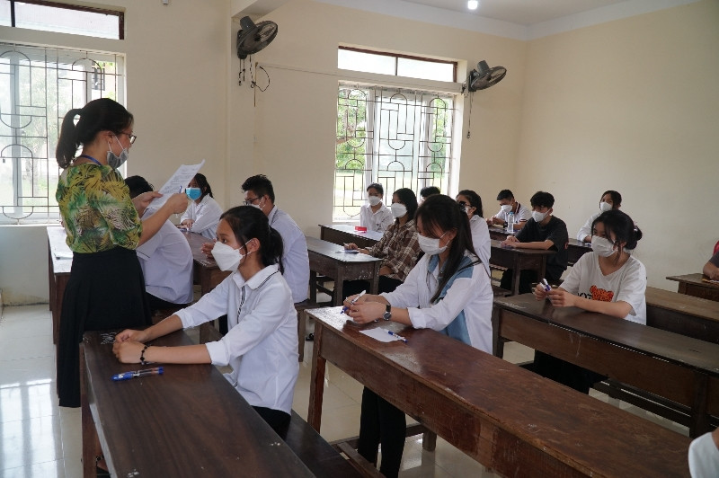 Phổ biến quy chế thi đến thí sinh. (Ảnh: Hồ Lài) Gần 40 nghìn thí sinh Nghệ An tham dự kỳ thi vào lớp 10 -0