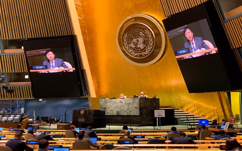 Đại sứ Đặng Đình Quý, Trưởng Phái đoàn Việt Nam tại LHQ đã thay mặt các nước ASEAN giới thiệu Nghị quyết. (Ảnh: BỘ NGOẠI GIAO VIỆT NAM)