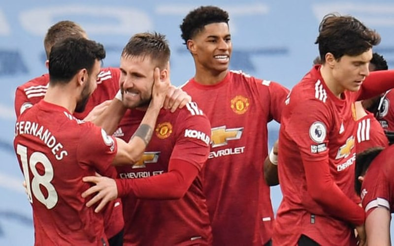 Các cầu thủ Man United chơi xuất sắc, thắng xứng đáng Man City 2-0.