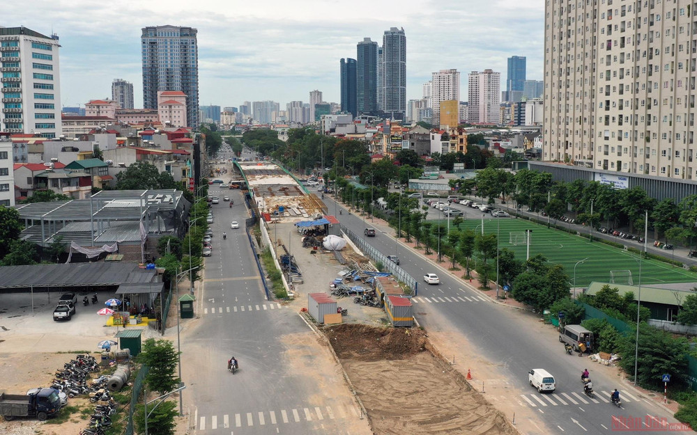 Chiều dài cầu 278 m, chiều rộng 16 m. Hiện nhà thầu đã lắp đặt xong hai nhịp T3 và T4, hoàn thành tường chắn đường đầu cầu… cau_4-1594697053629.jpg