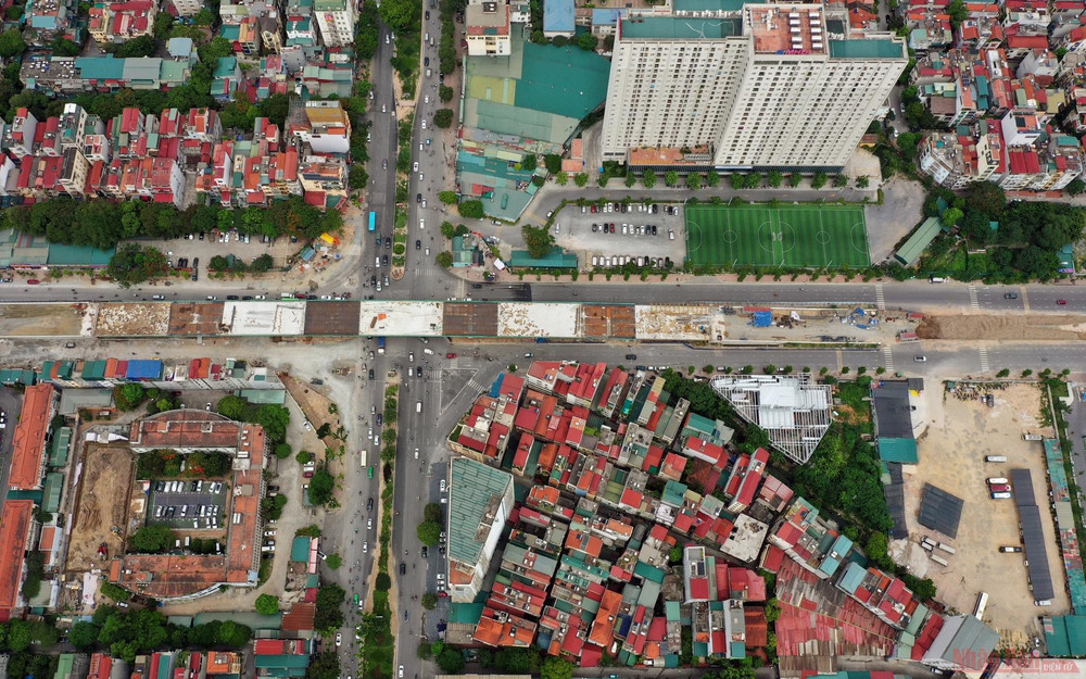 Dự án xây dựng cầu vượt tại nút giao Hoàng Quốc Việt - Nguyễn Văn Huyên theo quy hoạch (vành đai 2,5), có tổng mức đầu tư khoảng 560 tỷ đồng bằng nguồn vốn ngân sách thành phố. cau_1-1594697051054.jpg