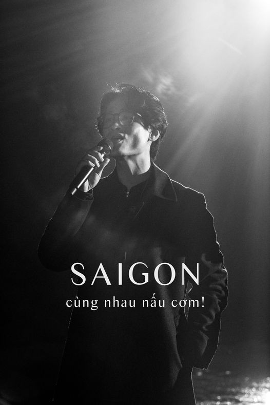 Hà Anh Tuấn và poster "Saigon cùng nhau nấu cơm". Các nghệ sĩ cổ vũ tinh thần chống dịch Covid-19 -0