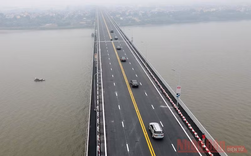 Cầu Thăng Long chính thức thông xe sau gần năm tháng sửa chữa