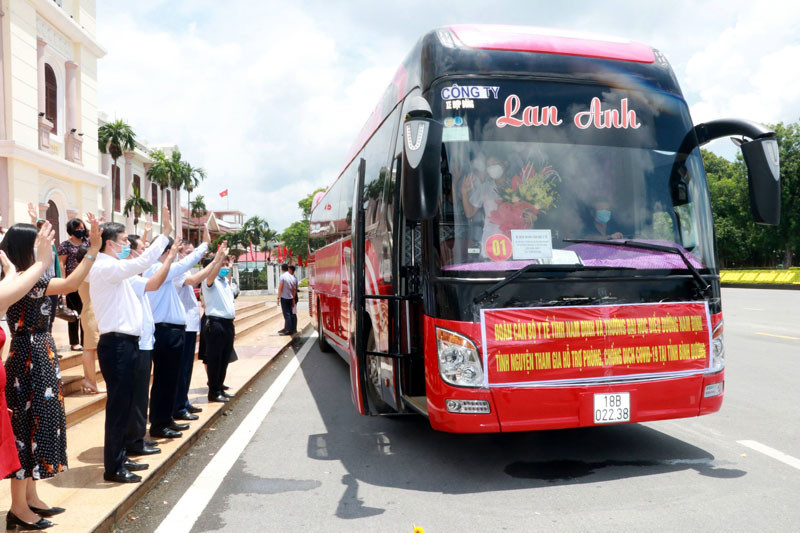 113 tình nguyện viên Trường đại học Điều dưỡng Nam Định sẵn sàng vào vùng tâm dịch.