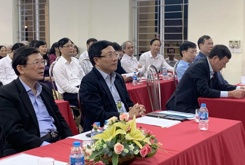 Phó Thủ tướng Phạm Bình Minh dự, chung vui Ngày hội Đại đoàn kết toàn dân tộc với nhân dân khu dân cư Hòa Vượng, phường Lộc Vượng, TP Nam Định (tỉnh Nam Định). Đồng chí Phạm Bình Minh dự Ngày hội Đại đoàn kết toàn dân tộc ở Nam Định -0