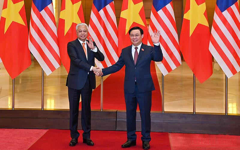Chủ tịch Quốc hội Vương Đình Huệ và Thủ tướng Malaysia Dato’ Sri Ismail Sabri bin Yaakob tại buổi hội kiến. (Ảnh: Duy Linh) Tăng cường trao đổi kinh nghiệm lập pháp giữa Việt Nam và Malaysia -0
