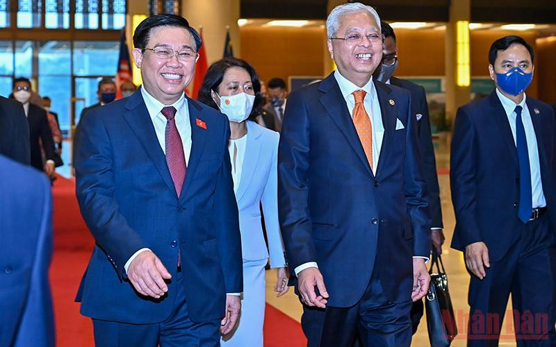 Chủ tịch Quốc hội Vương Đình Huệ và Thủ tướng Malaysia Dato’ Sri Ismail Sabri bin Yaakob. (Ảnh: Duy Linh) Tăng cường trao đổi kinh nghiệm lập pháp giữa Việt Nam và Malaysia -0