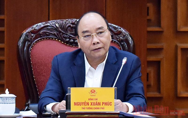 Thủ tướng Nguyễn Xuân Phúc chủ trì cuộc họp. (Ảnh: TRẦN HẢI)