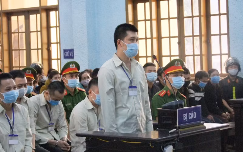 Bị cáo Nguyễn Mạnh Hùng tại phiên tòa.