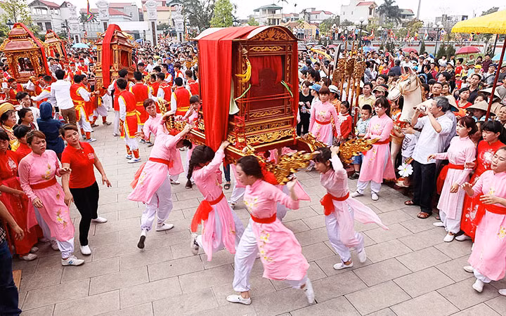 Lễ hội mùa xuân (Ảnh chụp trước khi có dịch Covid-19). Ảnh: LÊ BÍCH