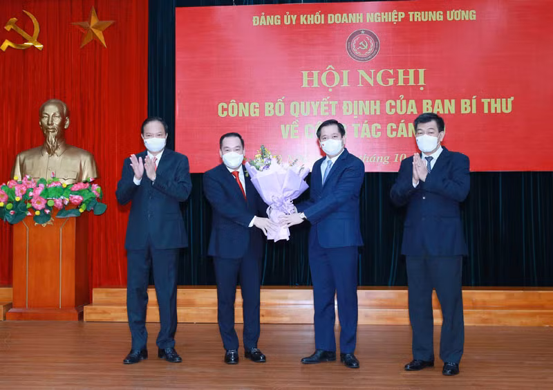 Ban Bí thư quyết định chuẩn y Phó Bí thư Đảng ủy Khối Doanh nghiệp Trung ương -0