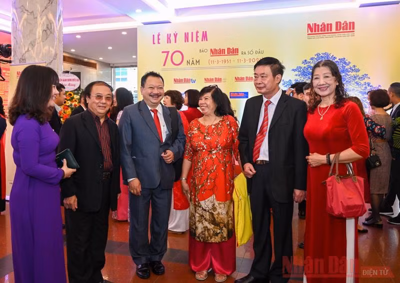 Trọng thể tổ chức lễ kỷ niệm 70 năm Ngày Báo Nhân Dân ra số đầu -0