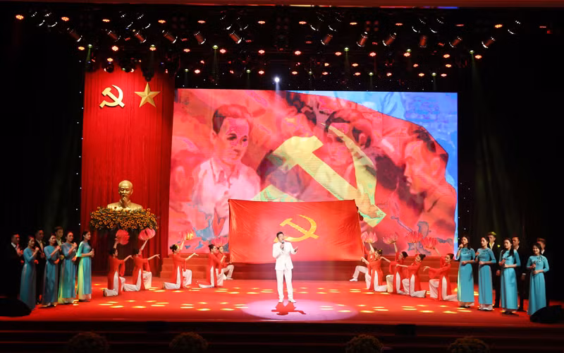 Trọng thể tổ chức lễ kỷ niệm 70 năm Ngày Báo Nhân Dân ra số đầu -0