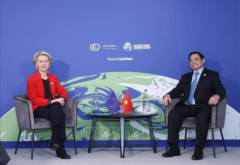 Thủ tướng Phạm Minh Chính gặp Chủ tịch Ủy ban Châu Âu Ursula von der Leyen. (Ảnh: Dương Giang/TTXVN) Thủ tướng Chính phủ Phạm Minh Chính tiếp xúc song phương nhân dịp dự Hội nghị COP26 -0