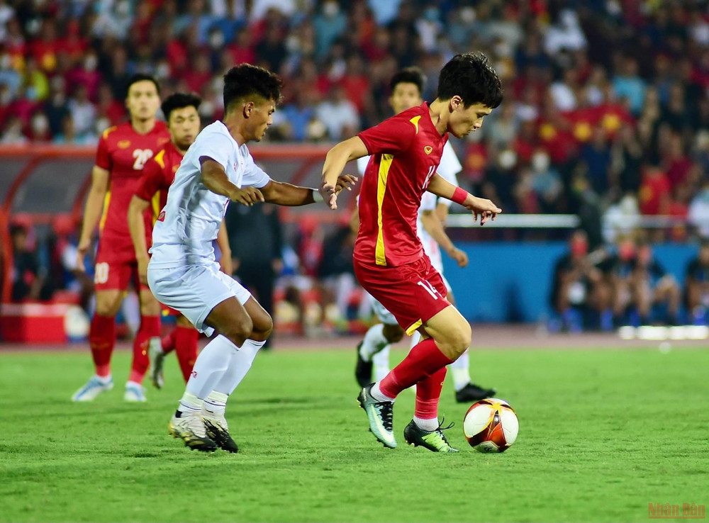 (Ảnh: Trần Hải) (Hiệp 2) U23 Việt Nam 1 - 0 U23 Myanmar: Hùng Dũng ghi bàn -0