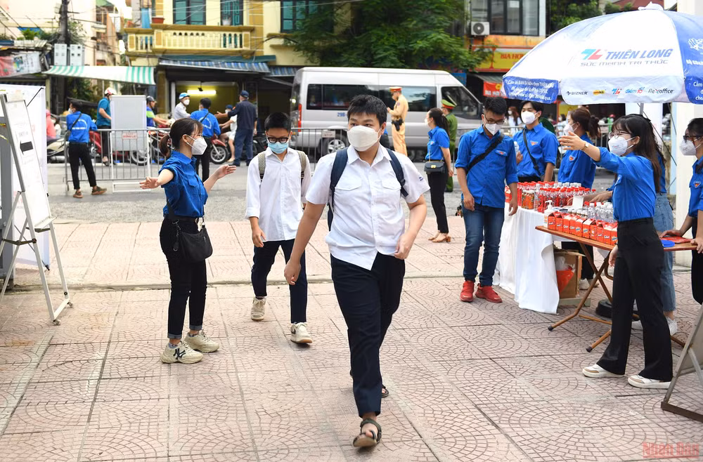 Thí sinh Hà Nội hoàn thành môn thi đầu tiên Ngữ văn -0