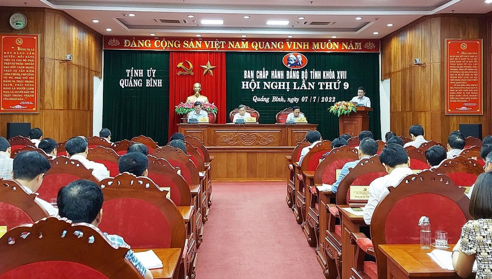 Quang cảnh hội nghị lần thứ 9 của Ban Chấp hành Đảng bộ tỉnh Quảng Bình.