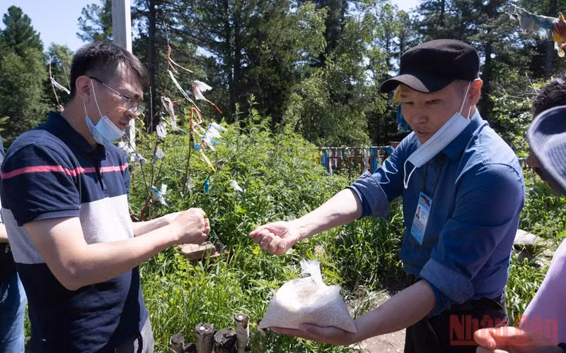 Đạo diễn tour ở Nga nắm bắt cơ hội trong bối cảnh mới -0