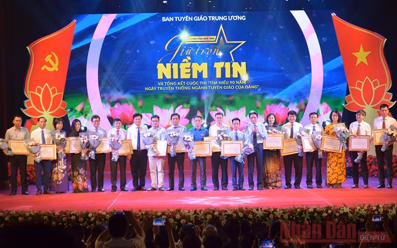 Tổng kết và trao giải Cuộc thi tìm hiểu 90 năm Ngày truyền thống ngành Tuyên giáo -0