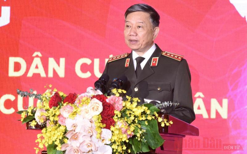 Đồng chí Tô Lâm nêu rõ, Bộ Công an nghiêm túc tiếp thu các ý kiến chỉ đạo quan trọng của Thủ tướng Chính phủ. (Ảnh: Trần Hải) Khai trương hệ thống cơ sở dữ liệu quốc gia về dân cư và hệ thống sản xuất, cấp và quản lý căn cước công dân -0