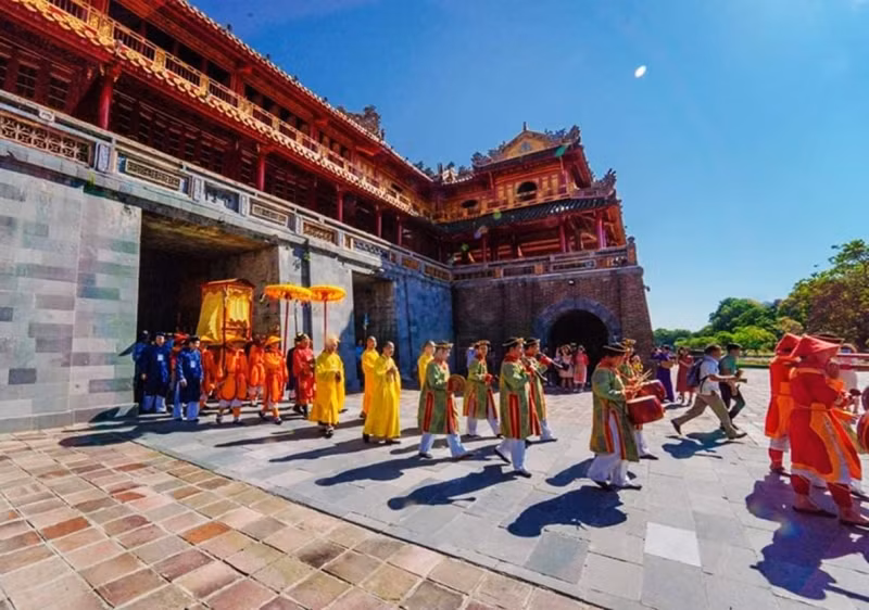 Khánh thành Đền tưởng niệm và lễ rước, an vị long vị Vua Hàm Nghi -0