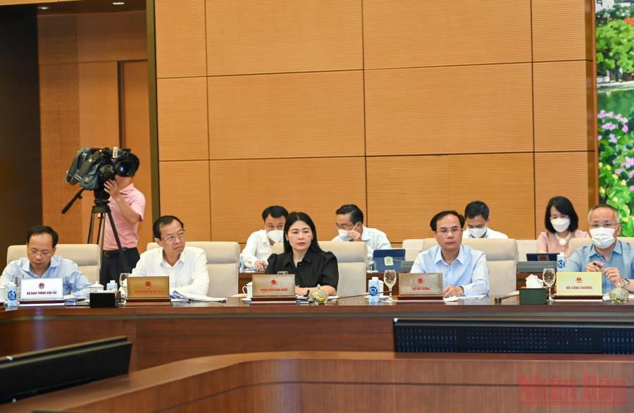 Các đại biểu dự phiên họp. (Ảnh: DUY LINH). Ủy ban Thường vụ Quốc hội sẽ thảo luận về việc chuẩn bị Kỳ họp thứ 3 của Quốc hội -0