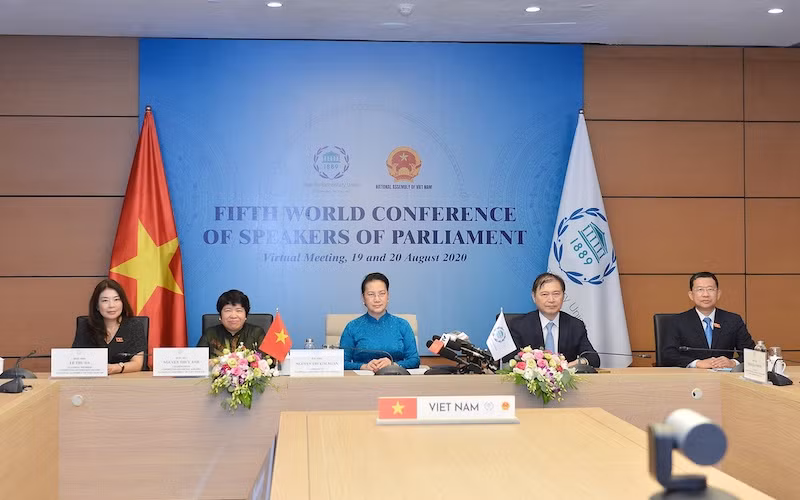 Chủ tịch Quốc hội Nguyễn Thị Kim Ngân và các đại biểu Quốc hội Việt Nam. (Ảnh: HOÀNG QUỲNH)