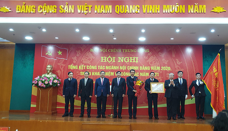 Đồng chí Trần Quốc Vượng trao Huân chương Lao động hạng nhất tặng Ban Nội chính T.Ư. Nâng cao chất lượng tham mưu, triển khai nhiệm vụ công tác nội chính, phòng, chống tham nhũng và cải cách tư pháp -0