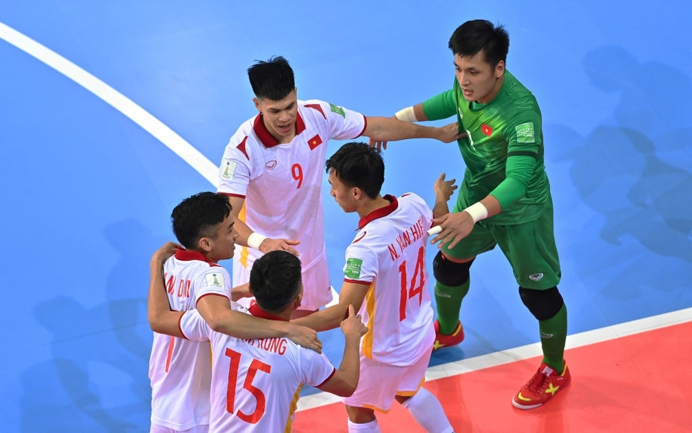 Bàn thắng quan trọng của Văn Hiếu giúp đội tuyển Việt Nam lấy lại thế dẫn trước. (Ảnh: TTXVN) Đội tuyển futsal Việt Nam chiến thắng 3-2 đầy quả cảm trước Panama -0