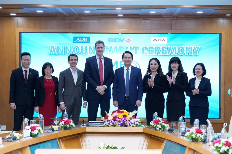 BIDV và các đối tác tại Lễ công bố chương trình SME Digitrans.