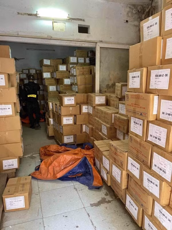 Triệt phá đường dây in lậu sách giáo khoa quy mô lớn -0