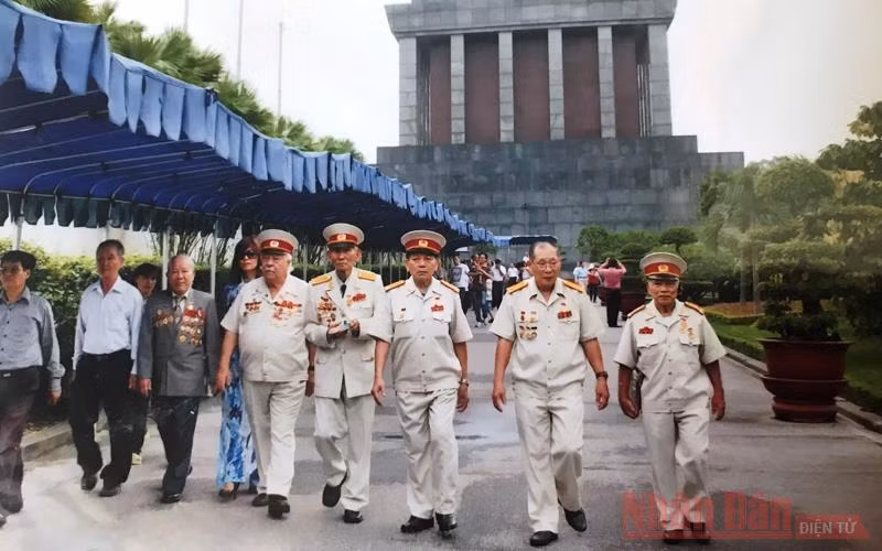 “Anh Lập là một con người quá hiếm” -0