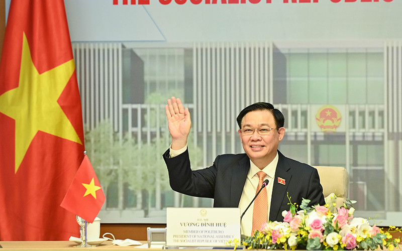 Chủ tịch Quốc hội Vương Đình Huệ chúc mừng Quốc khánh Cộng hòa Kazakhstan