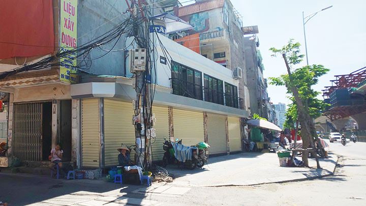 Một ngôi nhà siêu mỏng trên đường Minh Khai (quận Hai Bà Trưng).