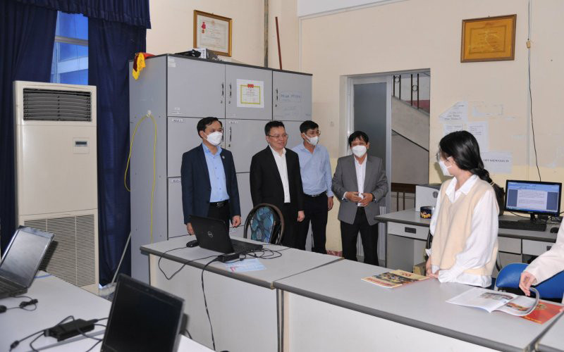 Đồng chí Lê Quốc Minh thăm Đài Phát thanh và Truyền hình Phú Yên. Tổng Biên tập Báo Nhân Dân làm việc tại Phú Yên -0