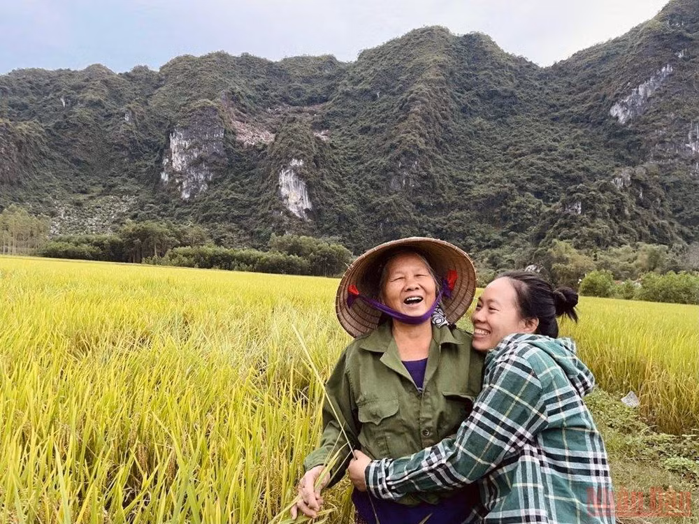 Bài ca của Đất -0