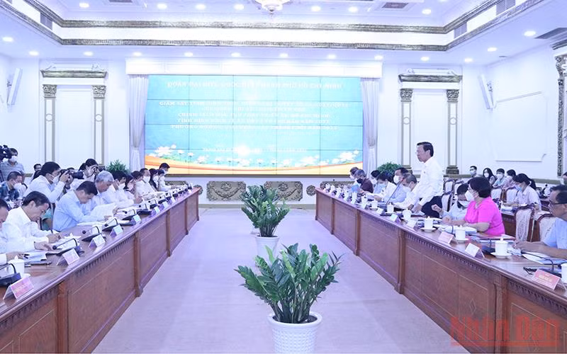 Quang cảnh buổi hoạt động giám sát của Đoàn đại biểu quốc hội Thành phố Hồ Chí Minh. 