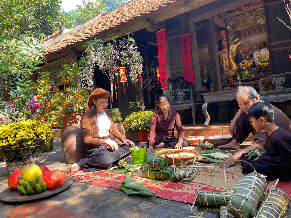 Làng cổ Đường Lâm là một trong những địa chỉ nhiều người du xuân trong dịp Tết Nhâm Dần.