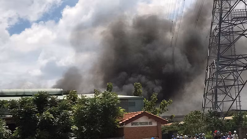 Ngăn chặn vụ cháy lớn xảy ra tại công ty sản xuất, gia công đồ gỗ -0