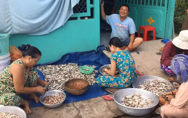 anh_4_nhieu_phu_nu_vung_que_kiem-1632733846837.jpg