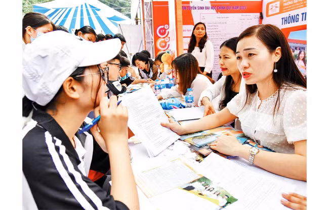 Nhiều thông tin bổ ích tại ngày hội tư vấn tuyển sinh - hướng nghiệp