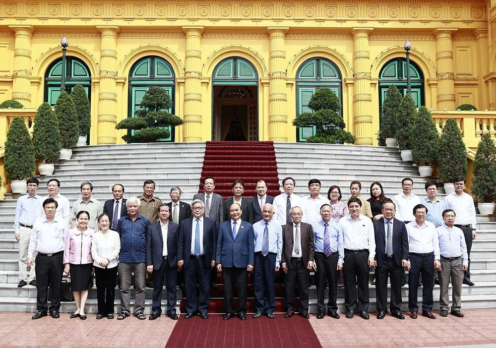 Chủ tịch nước Nguyễn Xuân Phúc cùng các đại biểu Hội Khoa học lịch sử Việt Nam. Chủ tịch nước làm việc với Hội Khoa học lịch sử Việt Nam -0