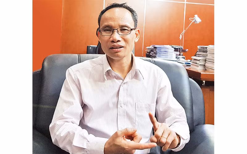 Chuyên gia kinh tế Cấn Văn Lực: “Phục hồi kinh tế phải lồng ghép với phòng chống dịch bệnh”