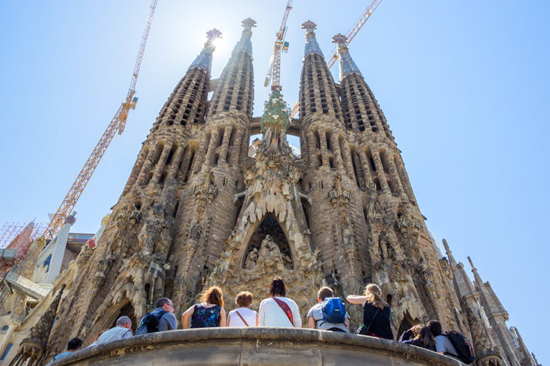 Vương cung thánh đường Sagrada Família. (Ảnh: El País) Top 10 điểm du lịch không thể bỏ qua khi đến Tây Ban Nha -0
