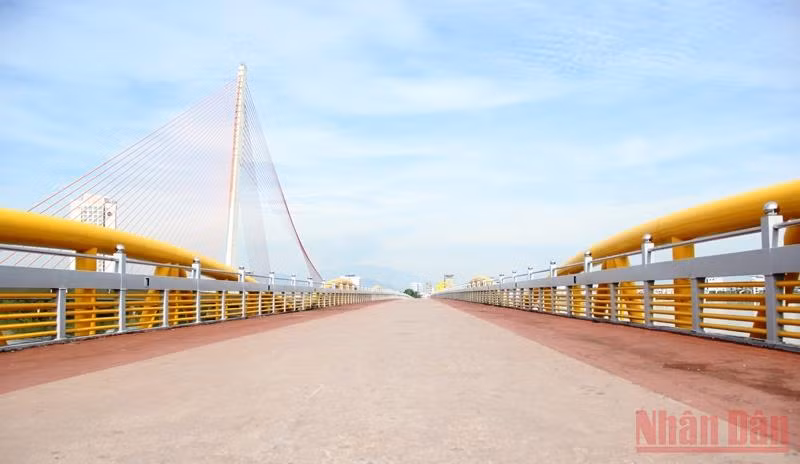 Đà Nẵng nâng, hạ nhịp cầu Nguyễn Văn Trỗi để khai thác du lịch -0