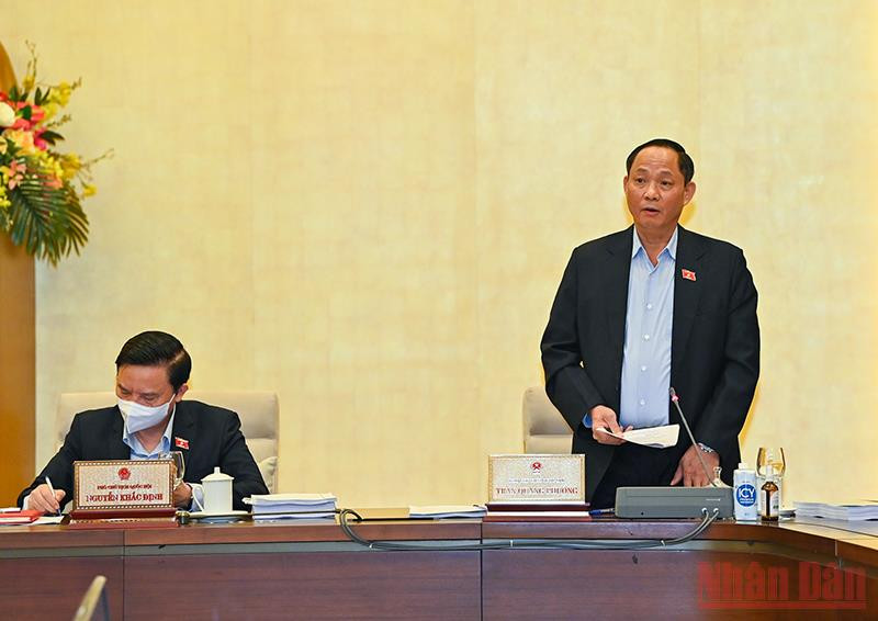 Phó Chủ tịch Quốc hội Trần Quang Phương phát biểu ý kiến tại phiên họp. (Ảnh: DUY LINH) Tiếp tục nâng cao chất lượng dịch vụ y tế phục vụ người dân -0