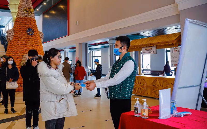 Công ty lữ hành sẽ hoàn, hủy tour hoặc đổi tuyến xa vùng dịch -0