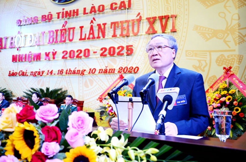 Đồng chí Nguyễn Hòa Bình, Bí thư Trung ương Đảng, Chánh án Tòa án Nhân dân tối cao phát biểu chỉ đạo Đại hội.