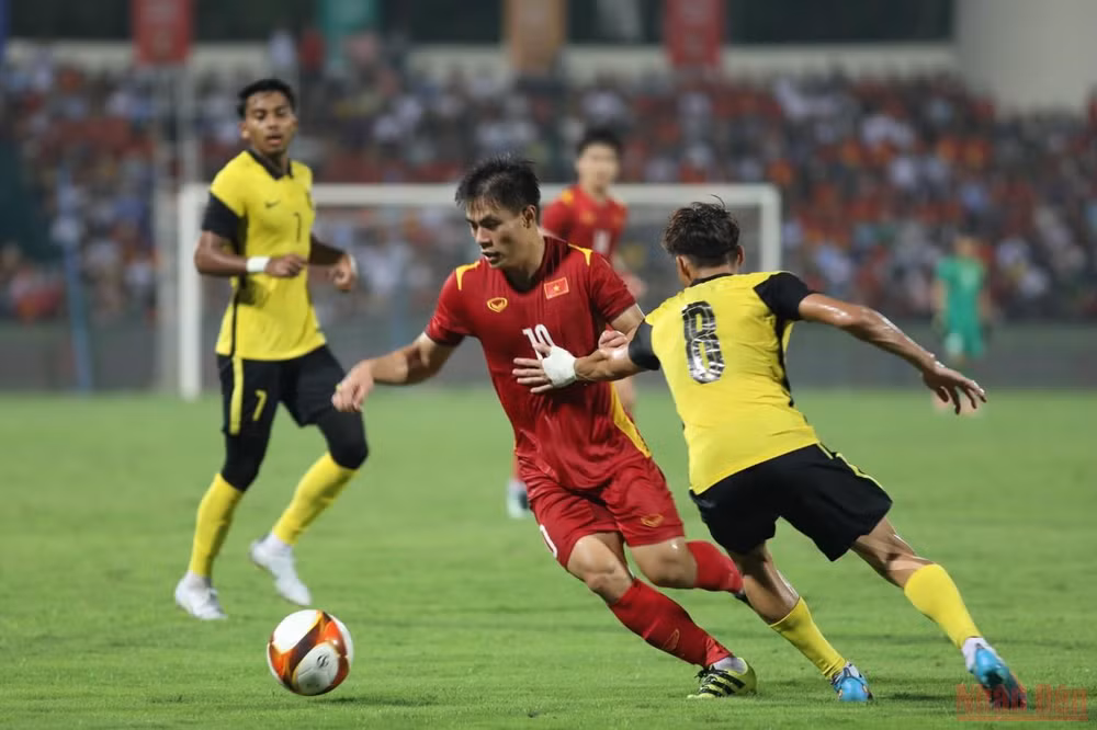 Những pha bóng hấp dẫn trong chiến thắng bán kết đầy cảm xúc của U23 Việt Nam -0